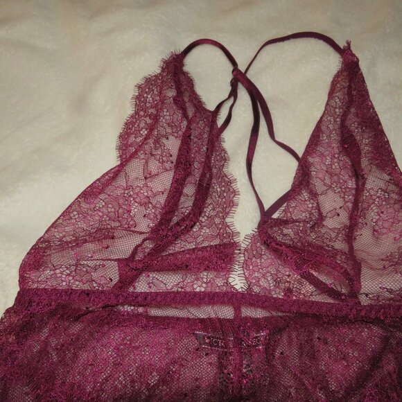Victoria's Secret Burgundy Lace Bodysuit Teddy Small NWT - Picture 3 of 9